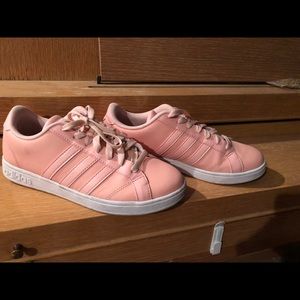 Peach superstar adidas sneakers, size 6.5!